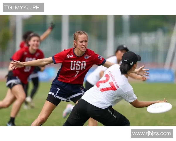 广州飞盘队与成都飞盘队赛后复盘分析双方状态与表现差异