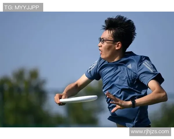 赛后复盘分析:上海飞盘队与武汉飞盘队的竞技状态与表现对比 赛后复盘分析:上海飞盘队与武汉飞盘队的竞技状态与表现对比